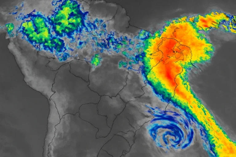 Chuvas intensas no Nordeste e Norte, temporais no Sul e Sudeste com VCAN, risco de até 150 mm no extremo norte e calor na Páscoa