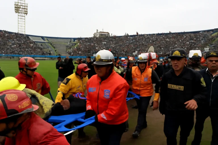 Incidente em estádio no Peru deixa um morto e cerca de 60 feridos no Matute, Alianza Lima diz colaborar e jogo contra Universitario seguirá conforme liga