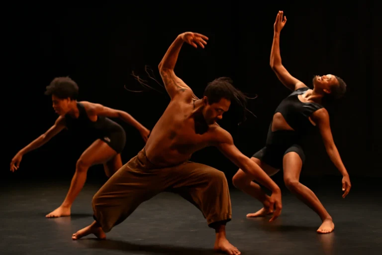 Mostra Des-Captura destaca corpos negros na dança contemporânea no Fringe do Festival de Curitiba 2026