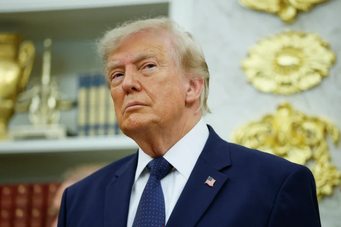 Trump desmonta comissão eleitoral dos EUA a 4 meses das 'midterms'