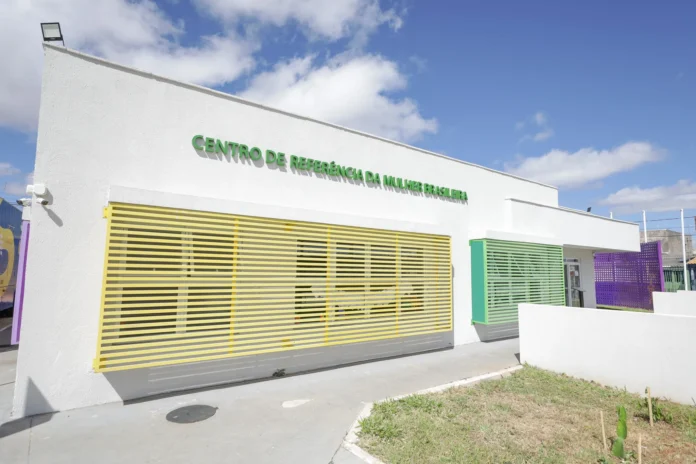 Cursos profissionalizantes gratuitos para mães abrem inscrições no DF