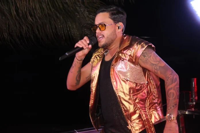Thiago Aquino Grava DVD em Favela do Rio com Público de 20 Mil Pessoas