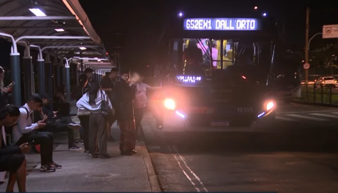 Atrasos e Falta de Onibus Geram Caos para Passageiros na Regiao de Campinas
