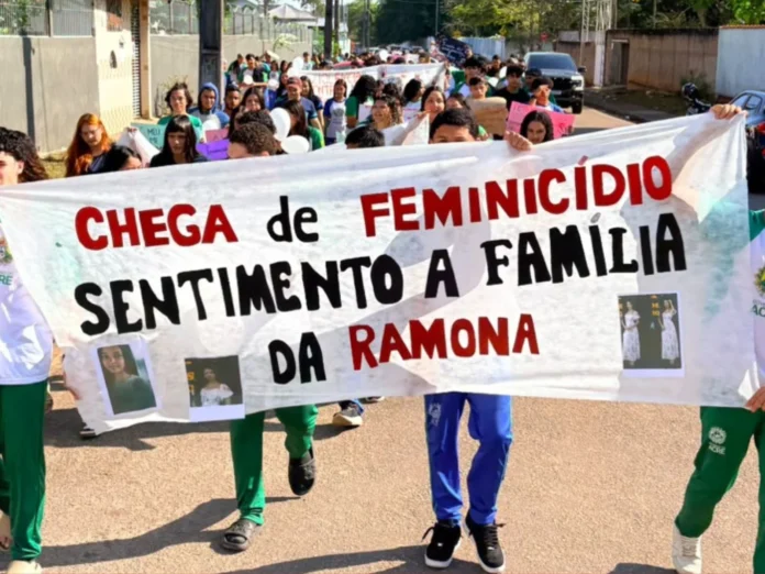 Escola no Acre protesta contra feminicidio de Maria Ramona
