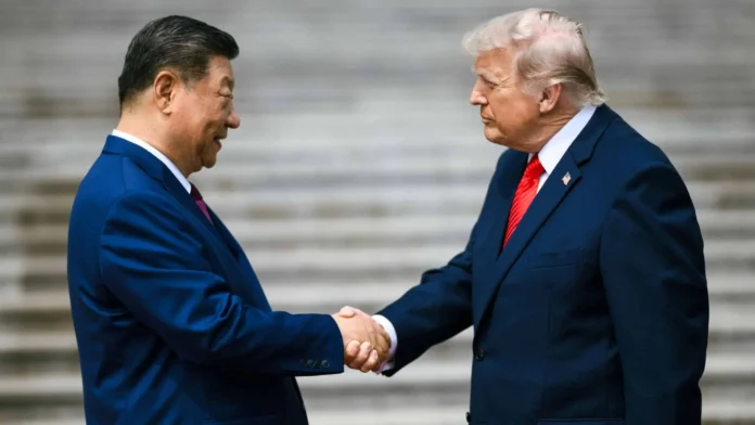 Trump descarta regras conjuntas de IA com China, priorizando vantagem dos EUA