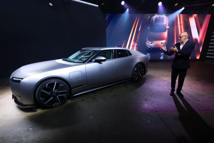 Jaguar lança elétrico Type 01 em meio a reestruturação e polêmicas de design